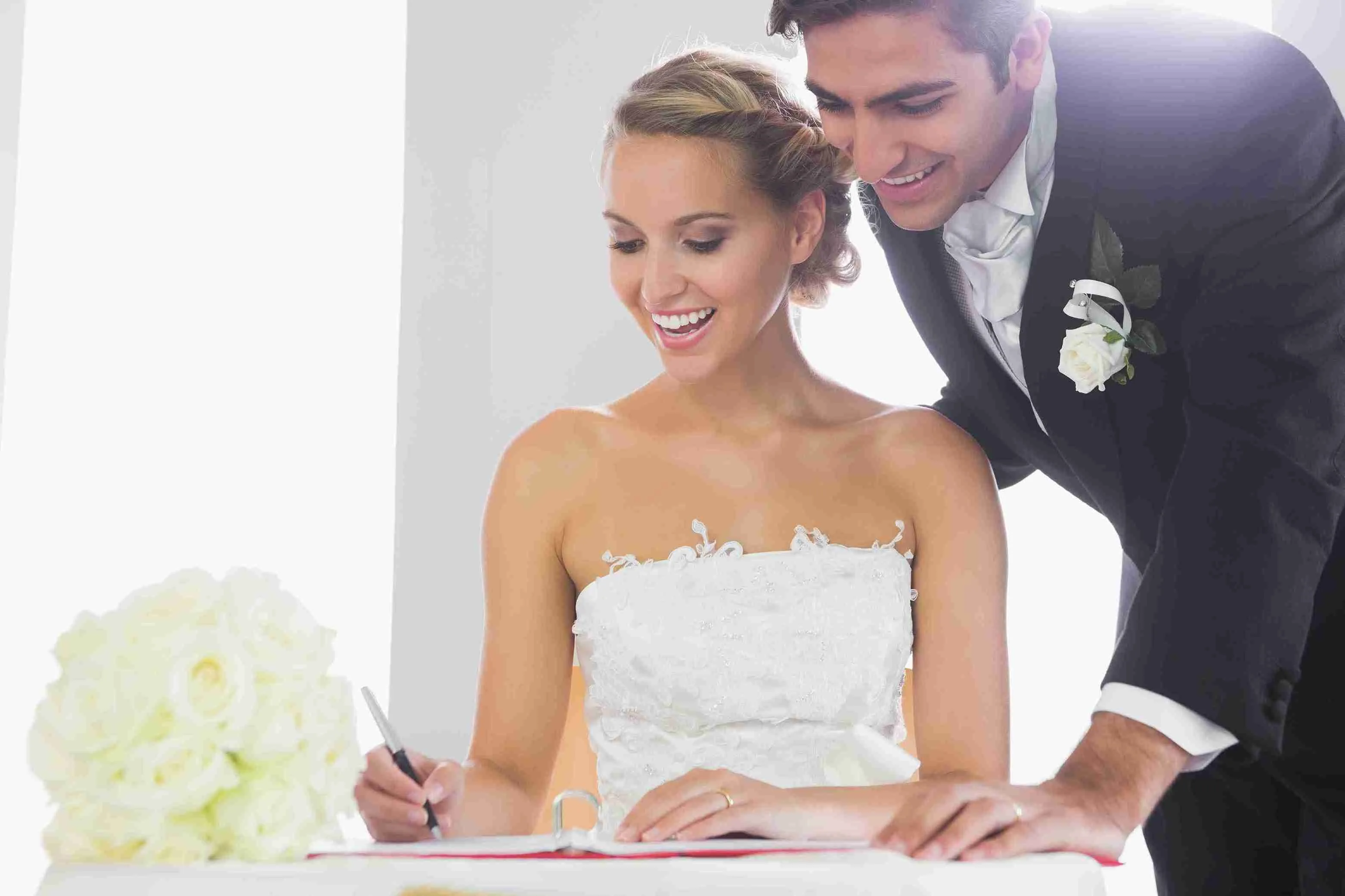 How to Create a Realistic Wedding Planner Budget