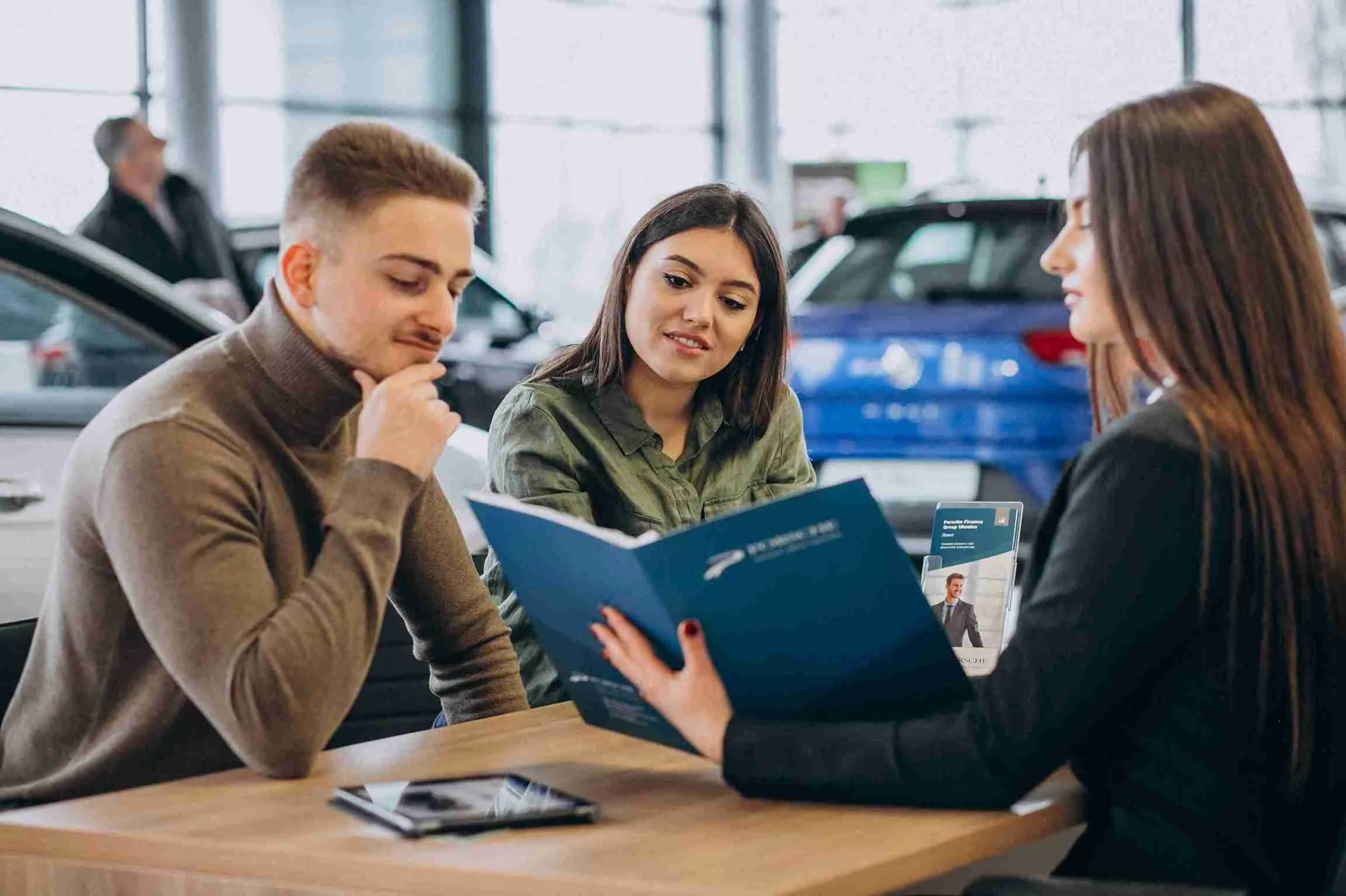 Financing vs Leasing a Car in Canada